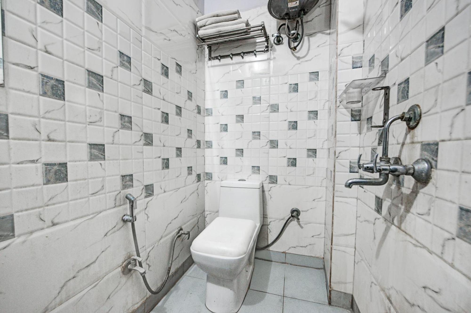 Royal Spark Inn1 - Medicity Gurugram, Near Medanta Hospital Gurgaon Extérieur photo