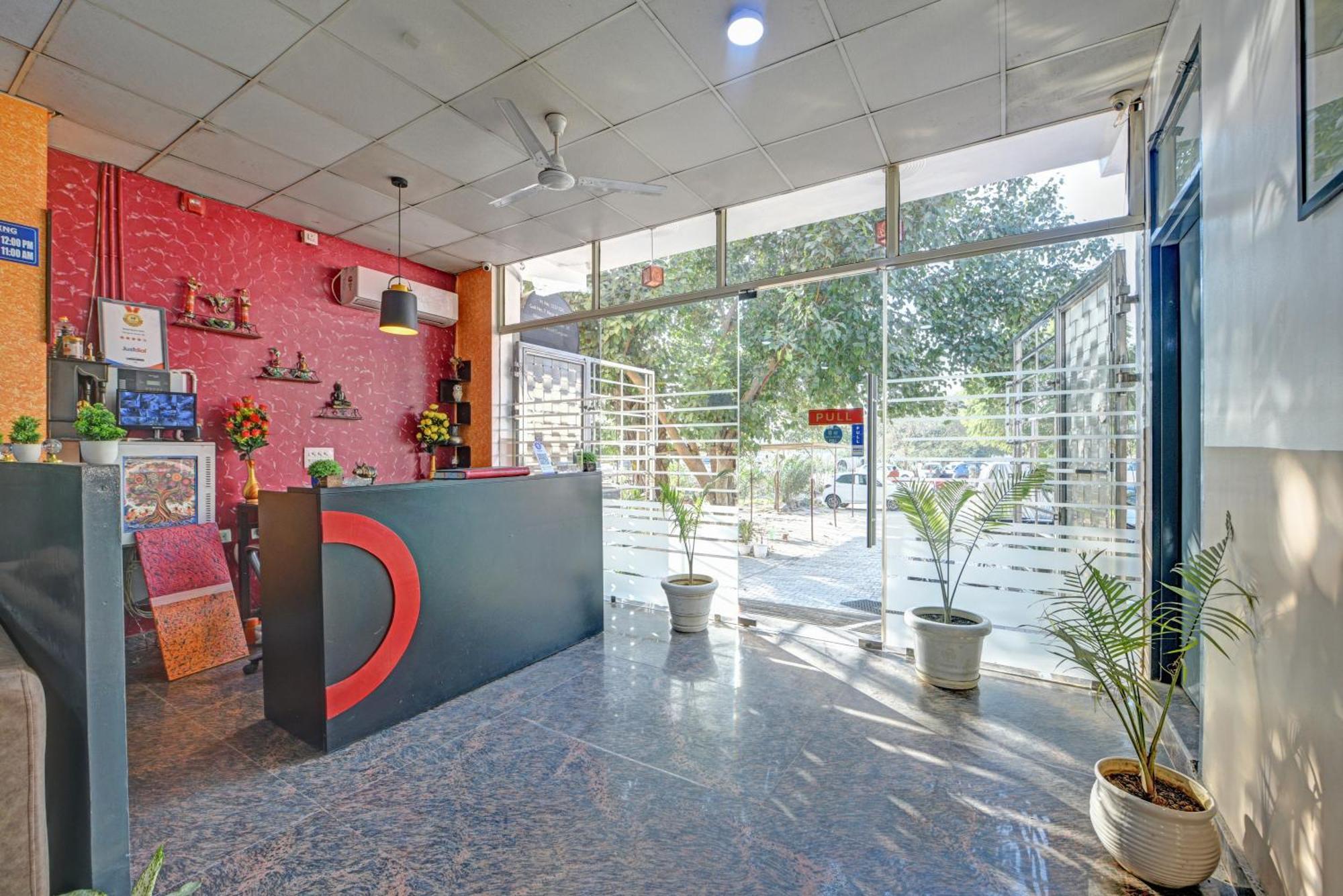 Royal Spark Inn1 - Medicity Gurugram, Near Medanta Hospital Gurgaon Extérieur photo