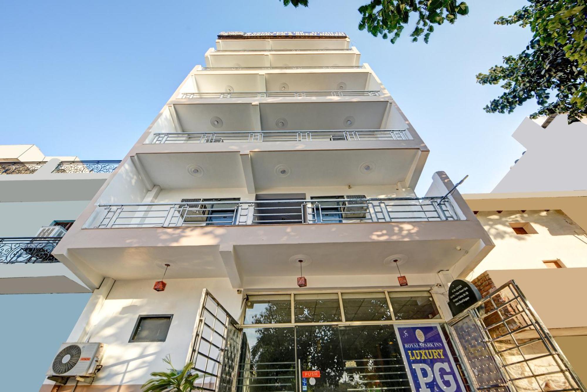 Royal Spark Inn1 - Medicity Gurugram, Near Medanta Hospital Gurgaon Extérieur photo