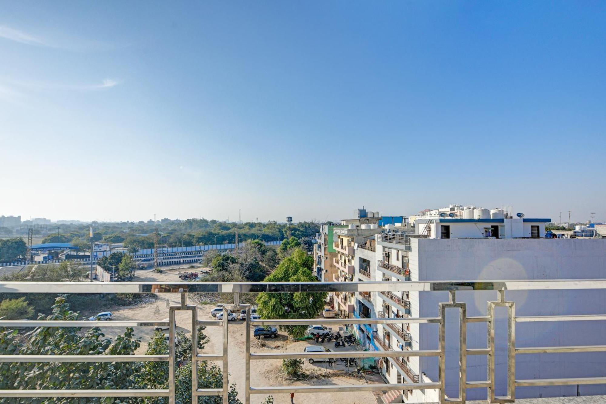 Royal Spark Inn1 - Medicity Gurugram, Near Medanta Hospital Gurgaon Extérieur photo